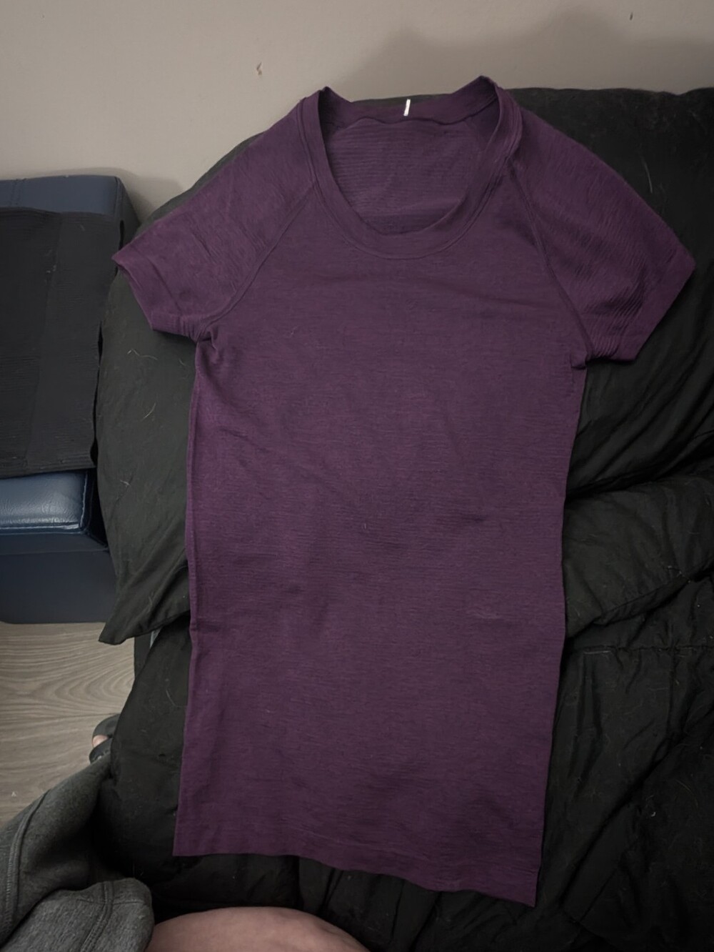 Purple Swifty Tech Lululemon T-shirt, Hip Length Size 2 Only tried On Never Worn